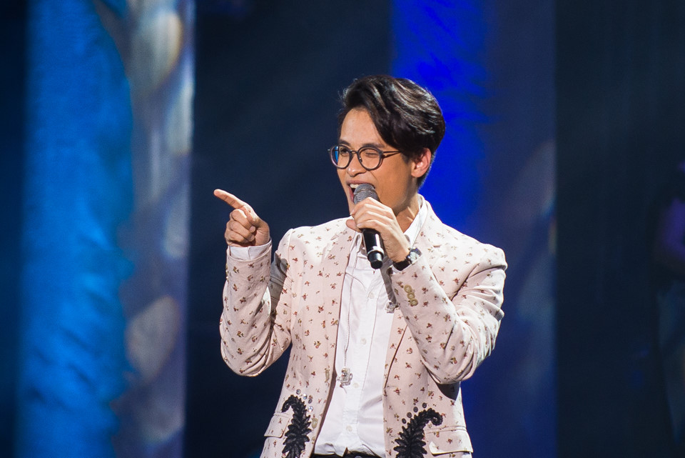 Mỹ Tâm lần đầu tựa vai Hà Anh Tuấn, cùng hát về thời thanh xuân